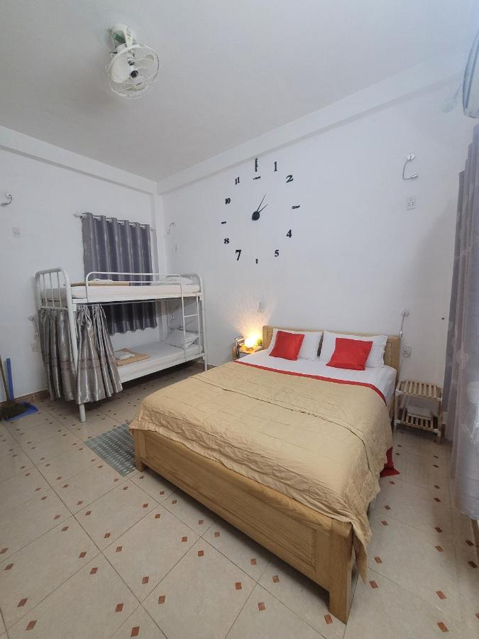 Saigon Cozy House & Coffee Hostel โฮจิมินห์ซิตี้ ภายนอก รูปภาพ